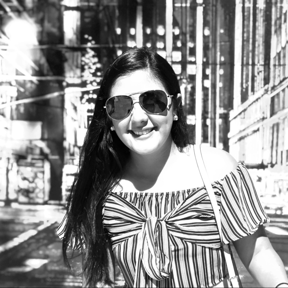 Meet your Posher, Yesenia